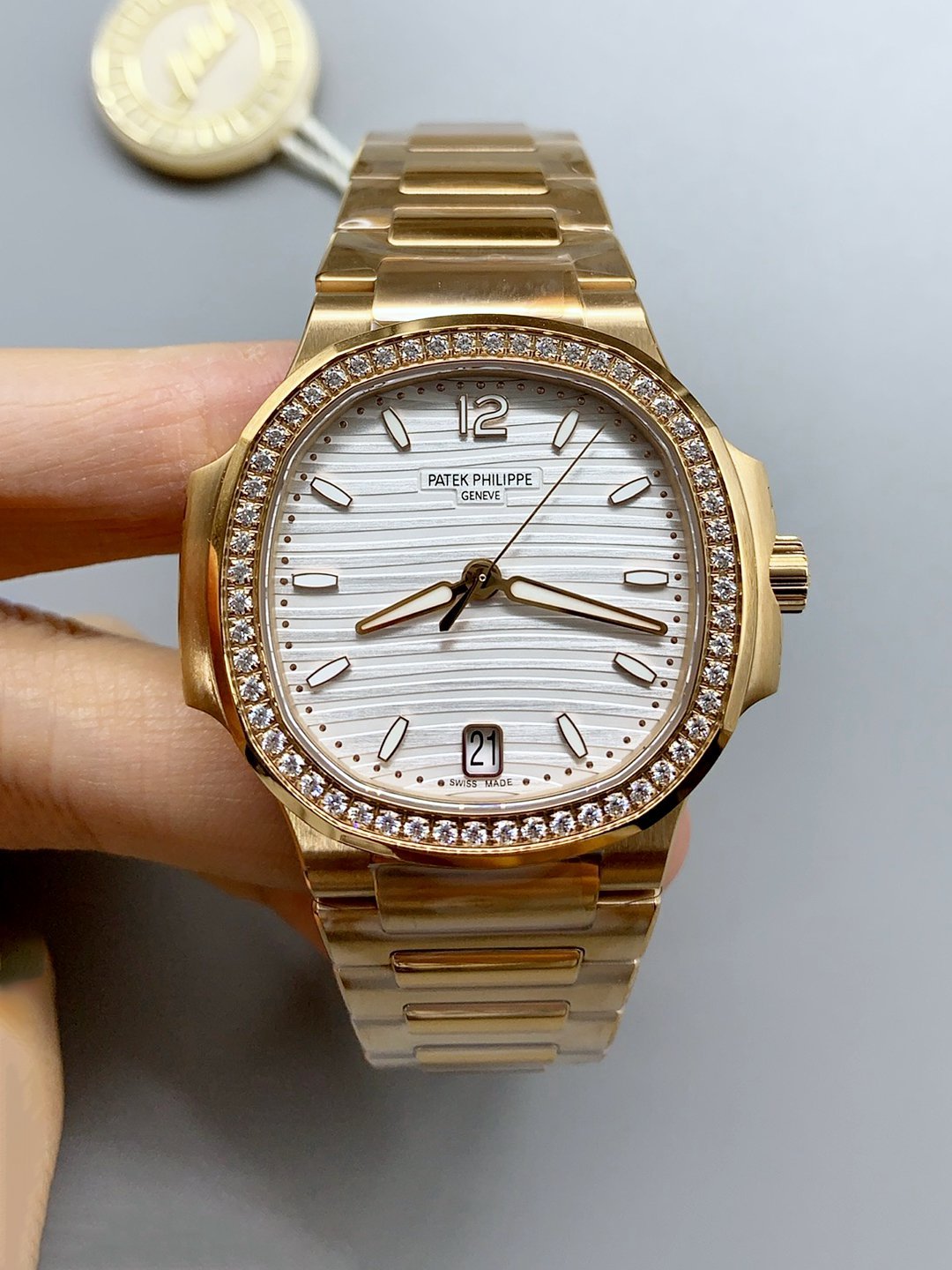 Patek Philippe Nautilus 7118R 35MM Rose Gold White Dial(1:1Super Clone)