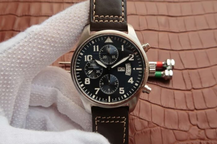 4d39d6_04826c66e4a7465db38d7a155d7307c5mv2-700x466-1.jpg IWC Portuguese Chronograph – 1:1 Superclone - Image 1