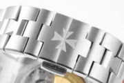 Vacheron Constantin Overseas 4500V Series – 41mm Stainless Steel Watch with Green Dial and Steel Bracelet - Image 9