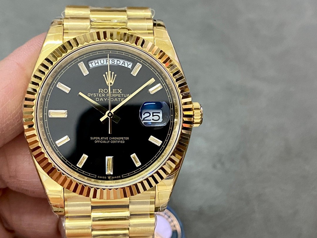 4d39d6_1e3f9cd2b92046bda0664b800c32239dmv2.jpg Day Date Rolex Weekly Journal 18K Yellow Gold Plated counter weight(Black dial gold daydate) - Image 1