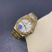 Audemars Piguet Royal oak 18K gold 67650 33mm 1:1 Superclone - Image 4