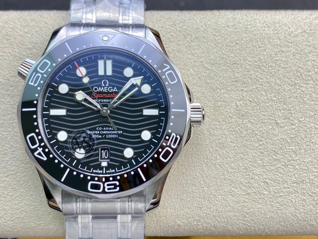 4d39d6_a74fa1dec3c147b5a2282d2dc7141112mv2.jpg 1:1 Superclone-OMEGA Seamaster Diver 300M 42mm (Black Dial seamaster) - Image 1