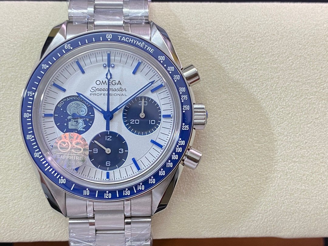 4d39d6_fa3795dd96e9418d8a08b7402afdf474mv2.jpg Omega Snoopy 150th Anniversary - Image 1